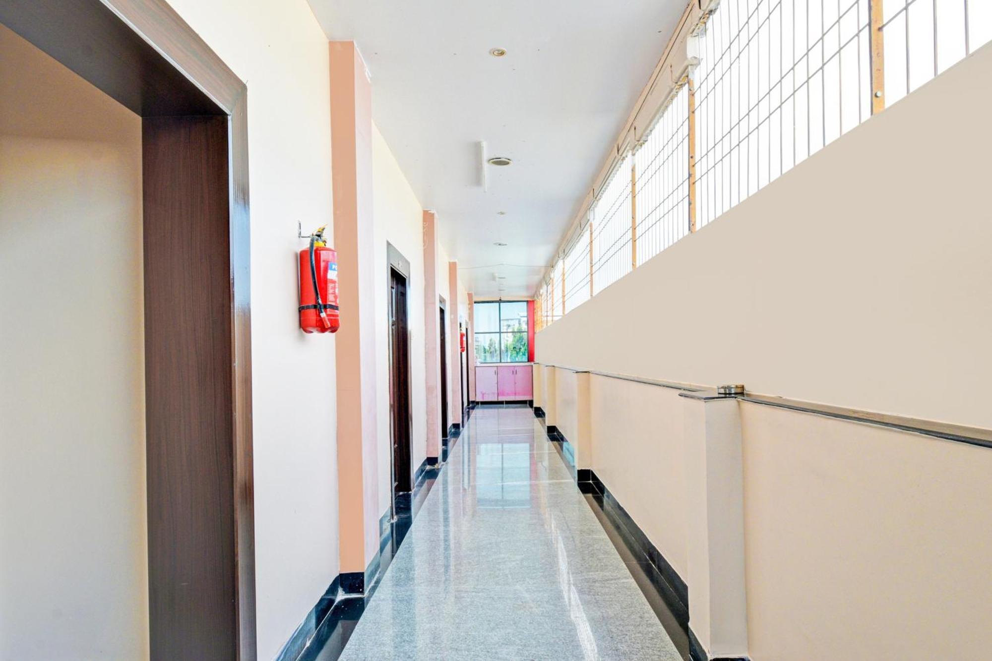 Super Hotel O Kurnool Near Kurnool Medical College ภายนอก รูปภาพ